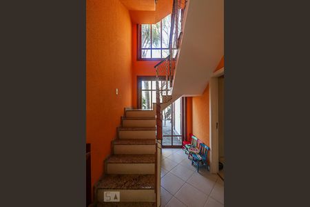 Escada de casa de condomínio à venda com 6 quartos, 260m² em Vargem Pequena, Rio de Janeiro
