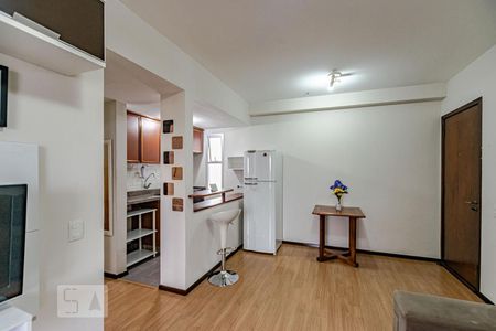 Sala de apartamento para alugar com 1 quarto, 44m² em Centro, Curitiba