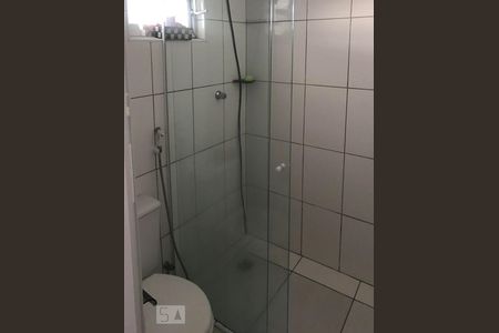 Banheiro de apartamento à venda com 2 quartos, 57m² em Conjunto Habitacional Padre José de Anchieta, São Paulo