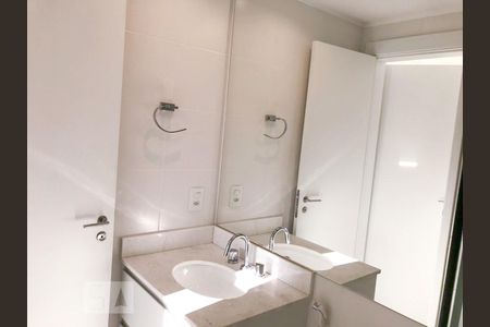Banheiro de apartamento para alugar com 1 quarto, 68m² em Pinheiros, São Paulo