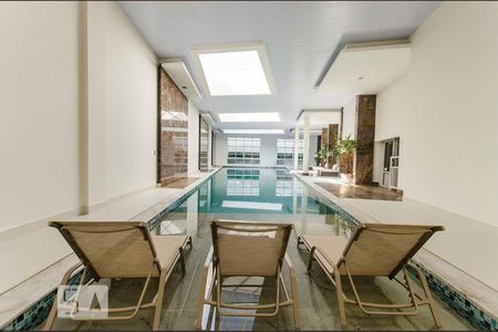 Apartamento à venda com 68m², 1 quarto e 1 vagaPiscina coberta