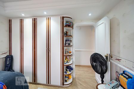 Apartamento à venda com 160m², 4 quartos e 3 vagasQuarto 02