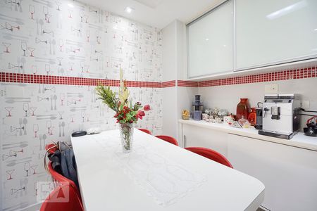 Apartamento à venda com 160m², 4 quartos e 3 vagasCozinha