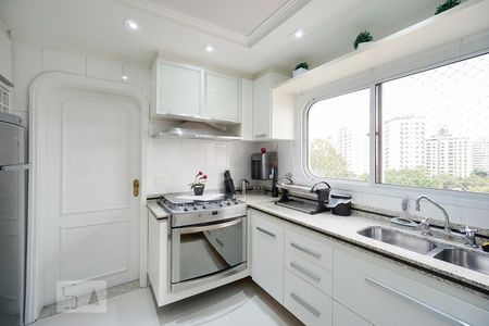 Apartamento à venda com 160m², 4 quartos e 3 vagasCozinha