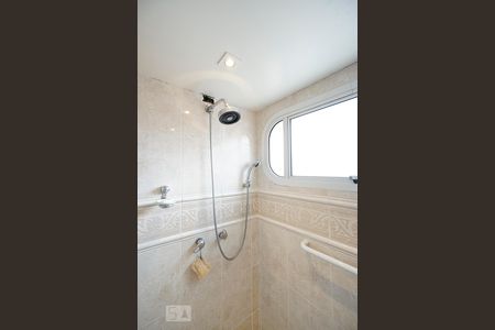 Apartamento à venda com 160m², 4 quartos e 3 vagasDetalhe banheiro suíte 04