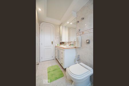 Apartamento à venda com 160m², 4 quartos e 3 vagasBanheiro social