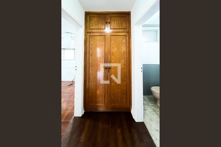 Corredor de apartamento à venda com 3 quartos, 125m² em Vila Uberabinha, São Paulo