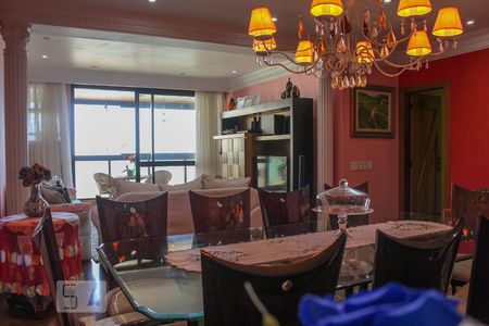 Apartamento à venda com 190m², 5 quartos e sem vagaSala