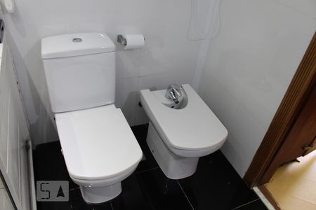 Apartamento à venda com 190m², 5 quartos e sem vagaBanheiro da Suíte