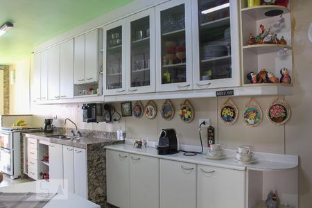 Apartamento à venda com 190m², 5 quartos e sem vagaCozinha