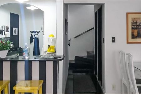 Sala de casa para alugar com 3 quartos, 110m² em Olaria, Rio de Janeiro