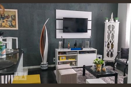 Sala de casa para alugar com 3 quartos, 110m² em Olaria, Rio de Janeiro