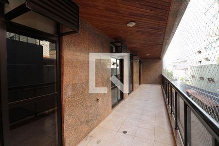 Apartamento à venda com 120m², 3 quartos e 2 vagasVaranda