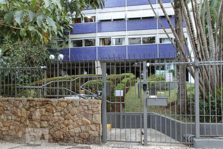 Apartamento à venda com 255m², 3 quartos e 2 vagasFachada e portaria