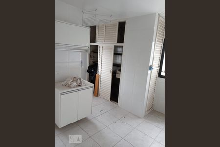 Apartamento à venda com 198m², 3 quartos e 3 vagas Apartamento à venda com 198m², 3 quartos e 3 vagasLavanderia