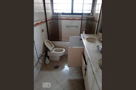 Apartamento à venda com 198m², 3 quartos e 3 vagas Apartamento à venda com 198m², 3 quartos e 3 vagasBanheiro