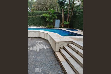 Apartamento à venda com 198m², 3 quartos e 3 vagas Apartamento à venda com 198m², 3 quartos e 3 vagasÁrea comum - Piscina