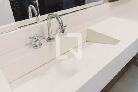 Apartamento à venda com 74m², 2 quartos e 1 vagaBanheiro Pia