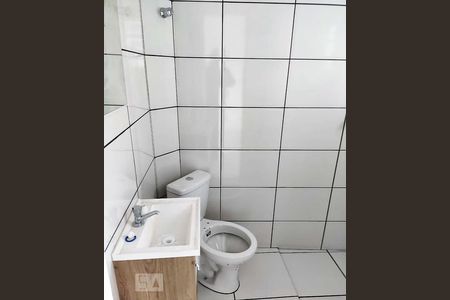 Banheiro de apartamento para alugar com 1 quarto, 25m² em Jardim Boa Vista (zona Oeste), Taboão da Serra