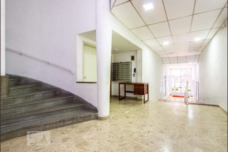 Apartamento à venda com 120m², 2 quartos e sem vagaHall social