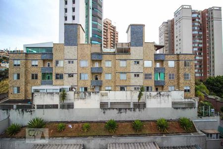 Apartamento para alugar com 69m², 2 quartos e 2 vagasVista Quarto