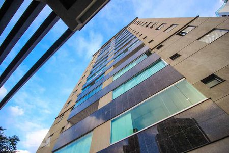 Apartamento para alugar com 69m², 2 quartos e 2 vagasFachada