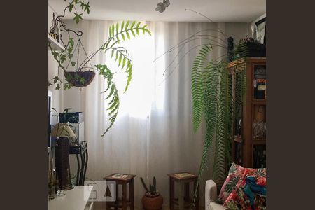 Sala de apartamento à venda com 2 quartos, 67m² em Vila Paulista, São Paulo