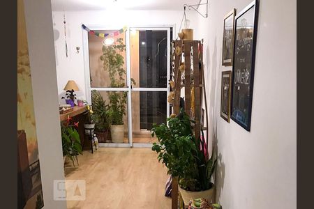 Sala de apartamento à venda com 2 quartos, 67m² em Vila Paulista, São Paulo