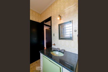 Casa à venda com 257m², 4 quartos e 4 vagasBanheiro