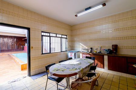 Casa à venda com 257m², 4 quartos e 4 vagasCozinha