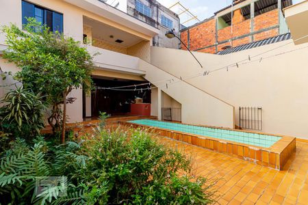 Casa à venda com 257m², 4 quartos e 4 vagasQuintal - Piscina