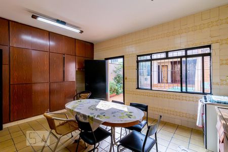 Casa à venda com 257m², 4 quartos e 4 vagasCozinha