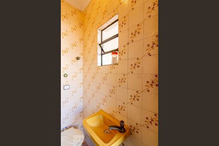 Casa à venda com 257m², 4 quartos e 4 vagasBanheiro de Serviço 2