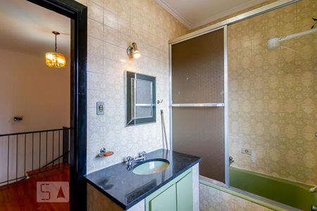 Casa à venda com 257m², 4 quartos e 4 vagasBanheiro