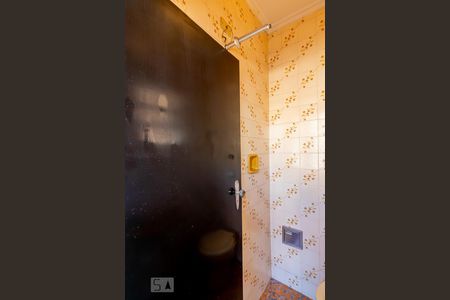 Casa à venda com 257m², 4 quartos e 4 vagasBanheiro de Serviço 2