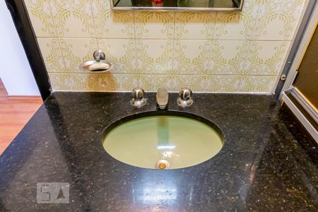 Casa à venda com 257m², 4 quartos e 4 vagasBanheiro da Suíte