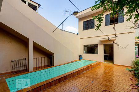 Casa à venda com 257m², 4 quartos e 4 vagasQuintal - Piscina