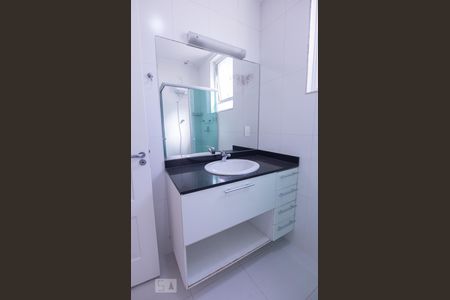 Apartamento à venda com 82m², 2 quartos e sem vaga Apartamento à venda com 82m², 2 quartos e sem vagaBanheiro Social