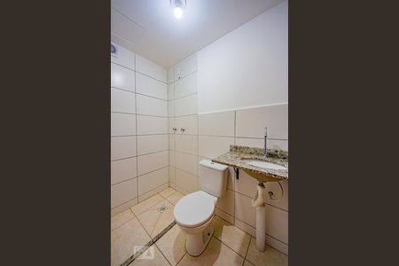 Banheiro 1 de apartamento para alugar com 2 quartos, 45m² em Protásio Alves, Porto Alegre