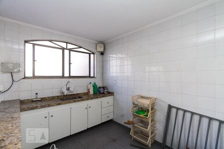 Casa à venda com 230m², 4 quartos e 4 vagasGaragem