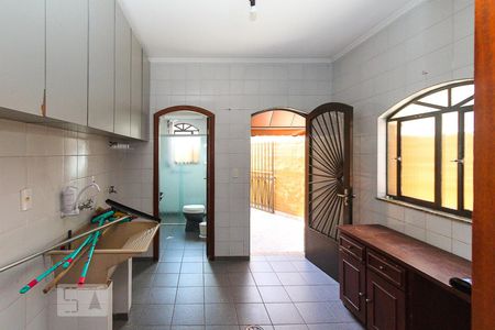 Casa à venda com 230m², 4 quartos e 4 vagasÁrea de Serviço