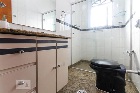 Casa à venda com 230m², 4 quartos e 4 vagasBanheiro da Suite