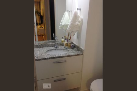 Banheiro de apartamento à venda com 2 quartos, 64m² em Jardim Parque Morumbi, São Paulo