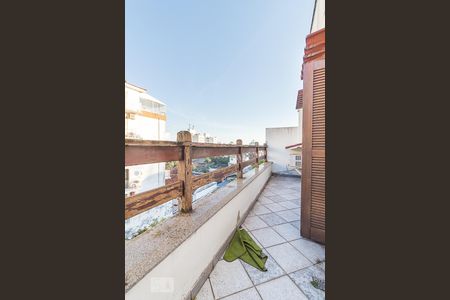 Casa para alugar com 500m², 4 quartos e 7 vagas Casa para alugar com 500m², 4 quartos e 7 vagasSacada