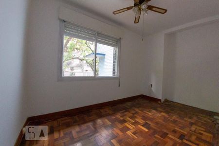 Quarto 1 de apartamento para alugar com 2 quartos, 70m² em Rio Branco, Porto Alegre
