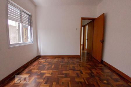 Quarto 2 de apartamento para alugar com 2 quartos, 70m² em Rio Branco, Porto Alegre