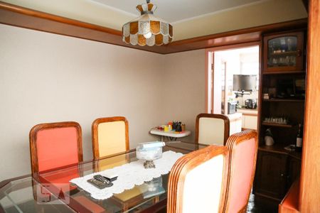 Casa para alugar com 299m², 3 quartos e 6 vagas Casa para alugar com 299m², 3 quartos e 6 vagasSala de Jantar