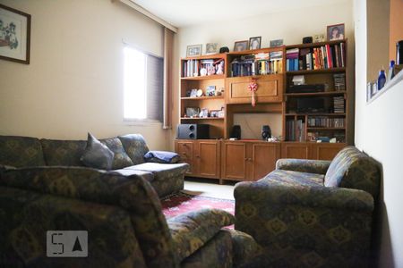 Casa para alugar com 299m², 3 quartos e 6 vagas