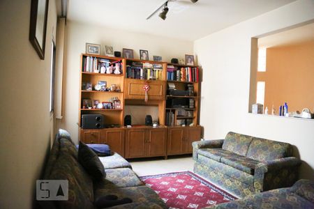 Casa para alugar com 299m², 3 quartos e 6 vagas