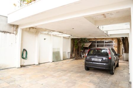 Casa para alugar com 299m², 3 quartos e 6 vagas